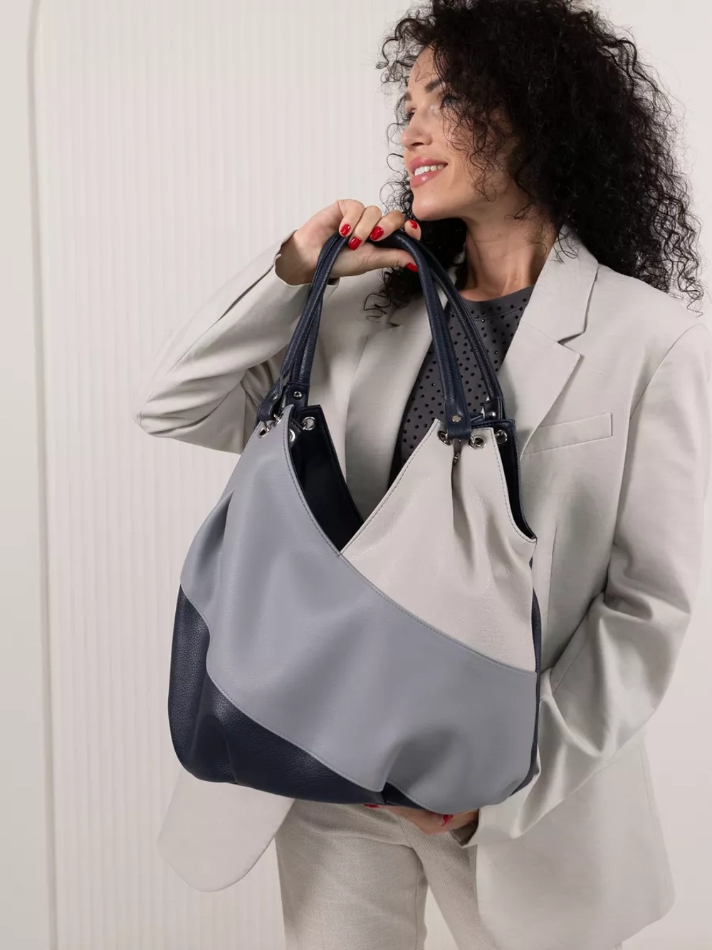 Сумка женская большая через плечо классическая