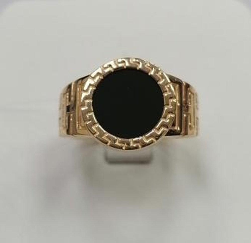 Кольцо из золота с ониксом