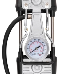 Компрессор автомобильный поршневой двухцилиндровый с аналоговым манометром и встроенным фонарем (12В, 20А, 65л/мин, 7бар) в пласт.кейсе RockFORCE RF-2014360