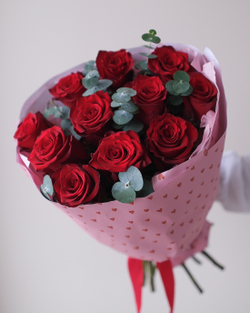 Романтичный моно из 11 красных роз Эксплорер