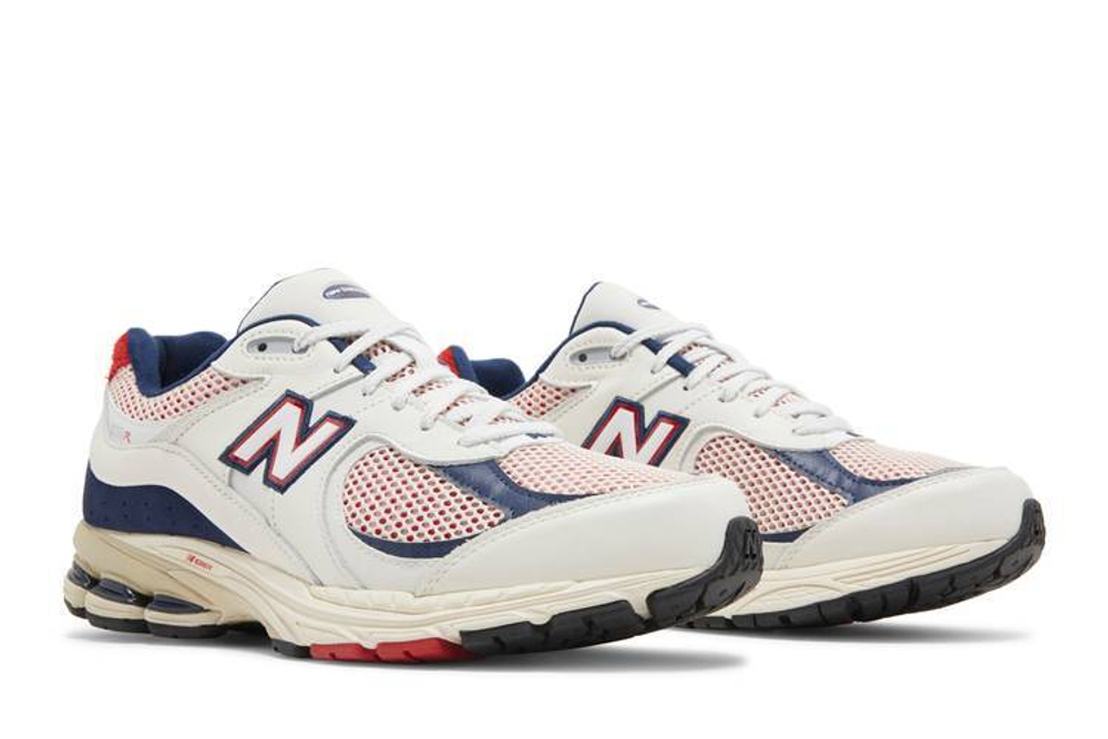 Кроссовки New Balance Nb 2002R Team Red Navy Pouch