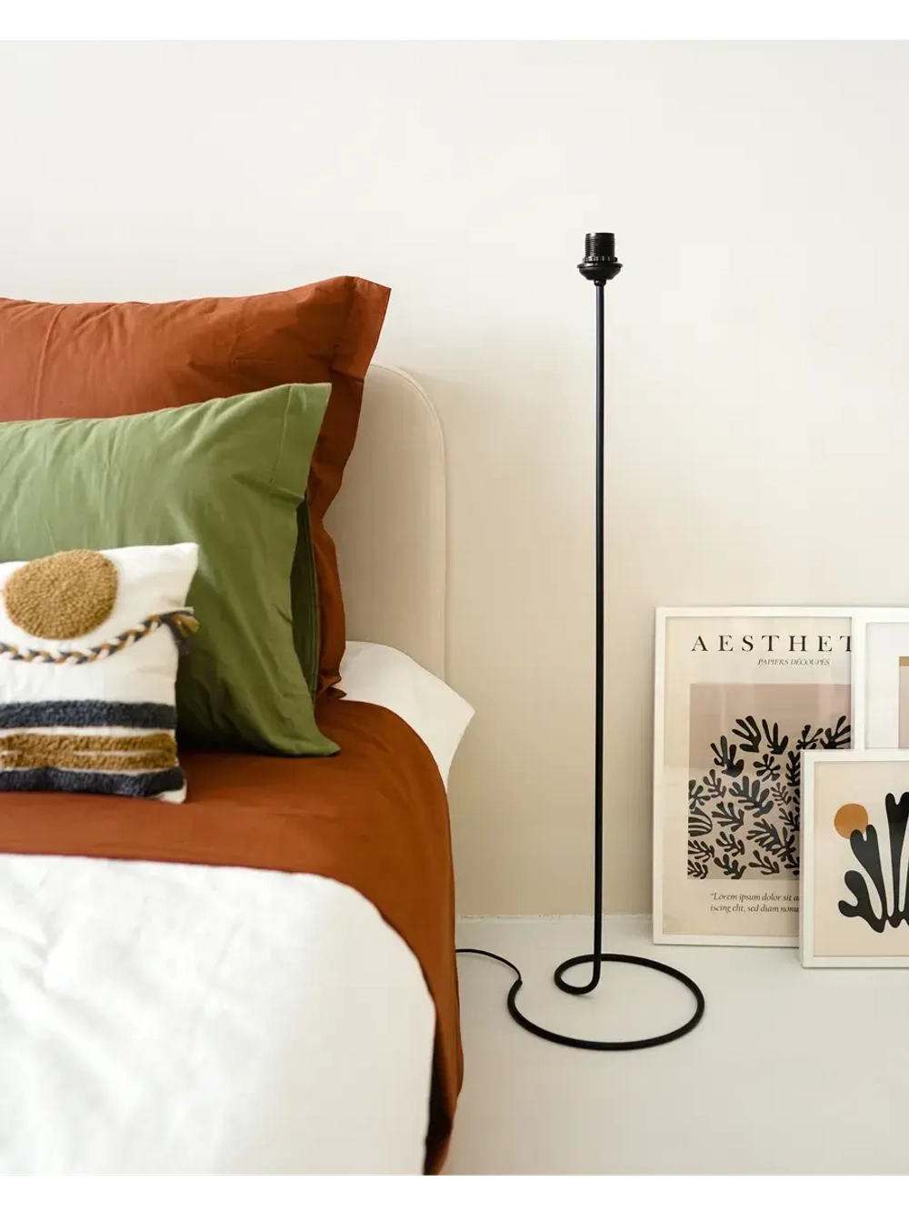 Торшер напольный с абажуром в гостиную современный