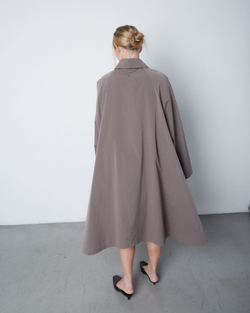 Тренч из непромокаемого хлопка серый