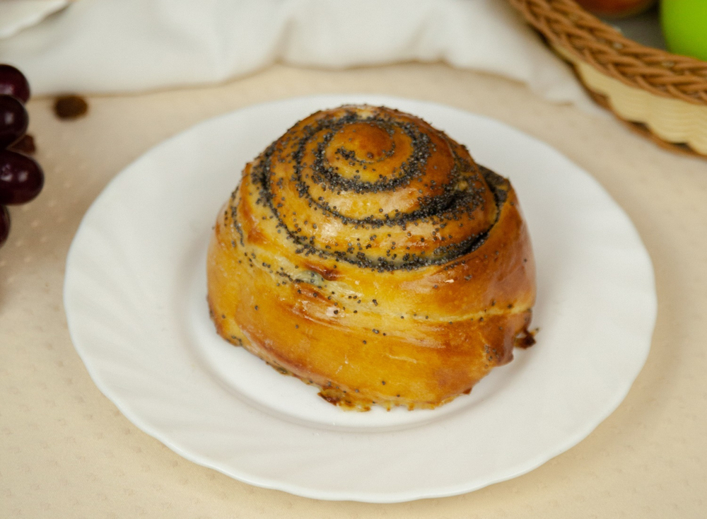 Булочка с маком
