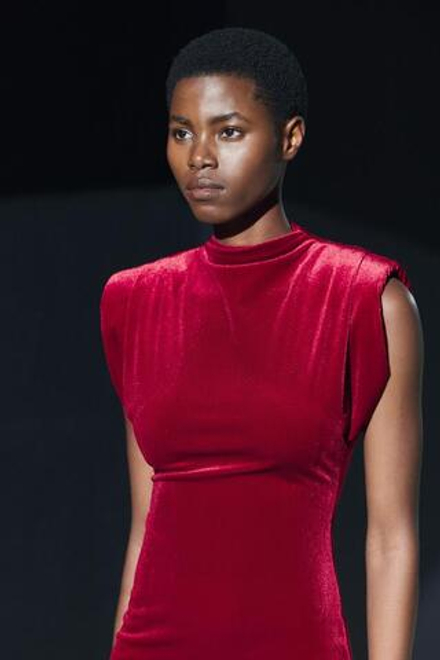 ZARA БАРХАТНОЕ ПЛАТЬЕ С ПОДПЛЕЧНИКАМИ — ZW COLLECTION, КРАСНЫЙ