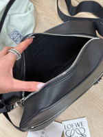 Сумка-слинг Loewe