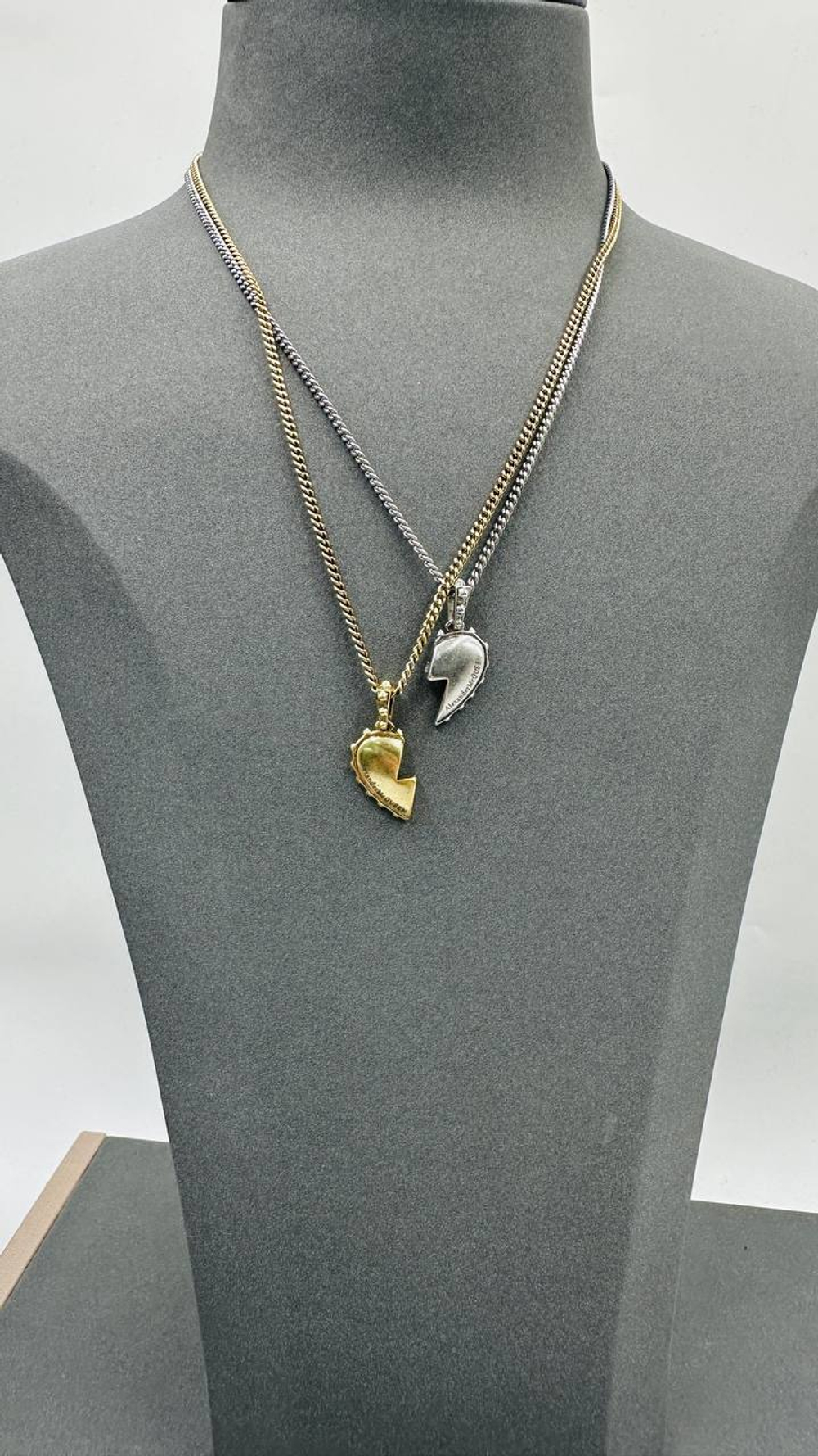 Кулон Alexander McQueen