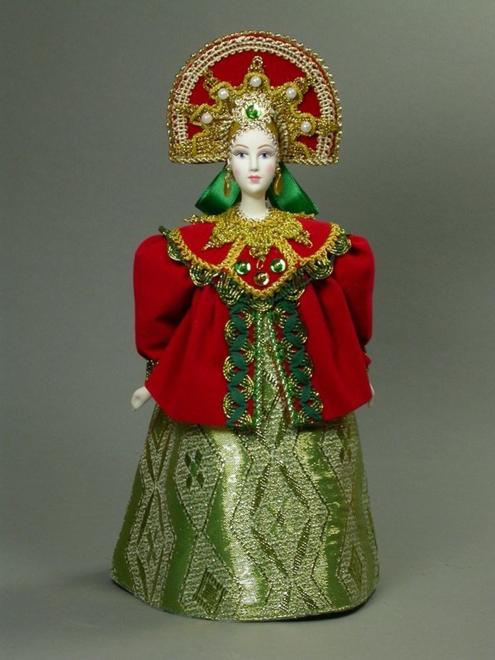 Кукла в русском народном костюме