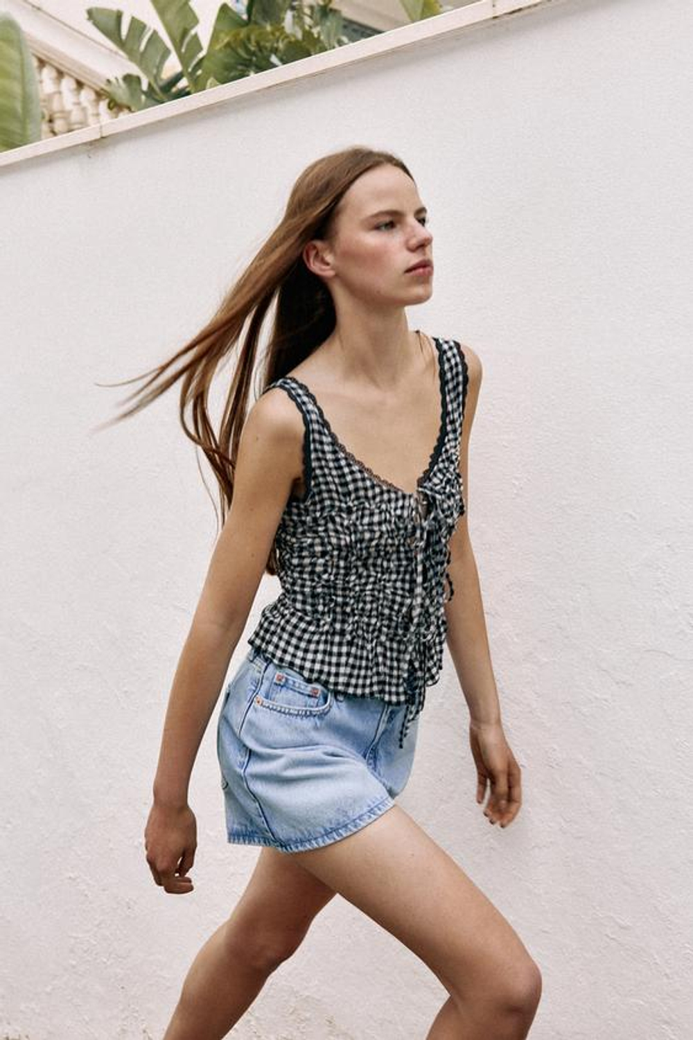 ZARA ДРАПИРОВАННЫЙ ТОП В КЛЕТКУ ВИШИ, ЭКРЮ/СИНИЙ