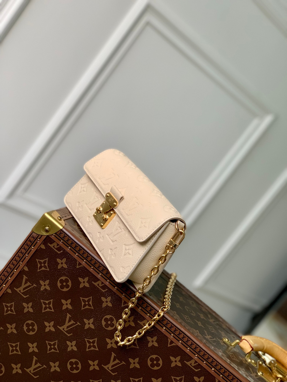 Louis Vuitton Metis Wallet On Chain