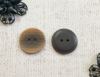 Пуговицы, d 2,5 см