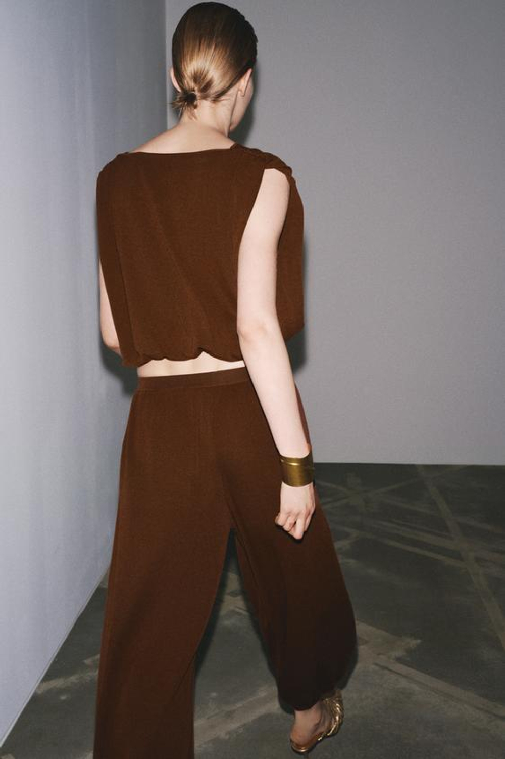 ZARA ТРИКОТАЖНЫЕ БРЮКИ СО СБОРКАМИ, ШОКОЛАДНЫЙ