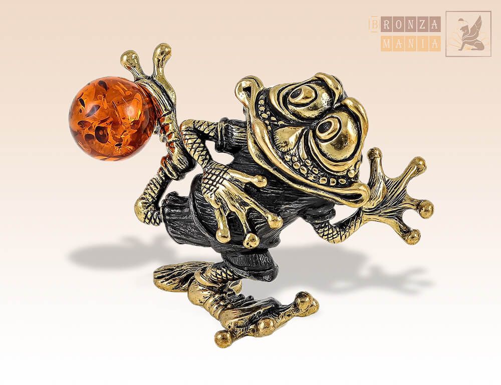 фигурка Лягушка Футболист