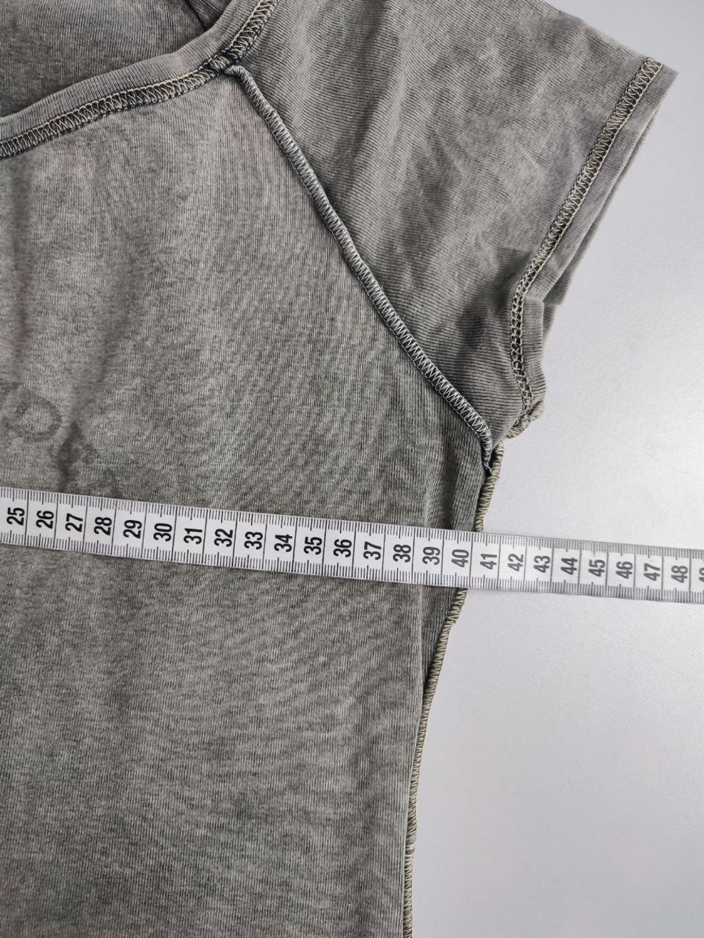 Футболка MORGAN в потертом стиле 42 размер