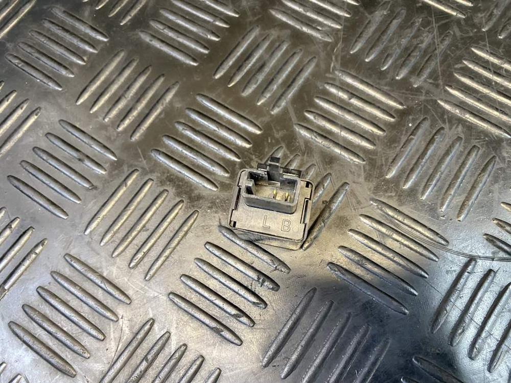 Реле поворотников Yamaha FJR1300A RP13A 2010