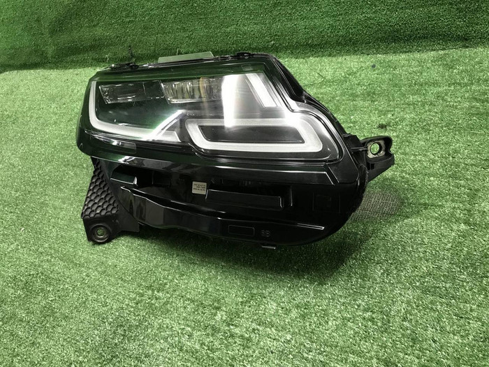 Фара правая Range Rover Velar (2017-2023) LED