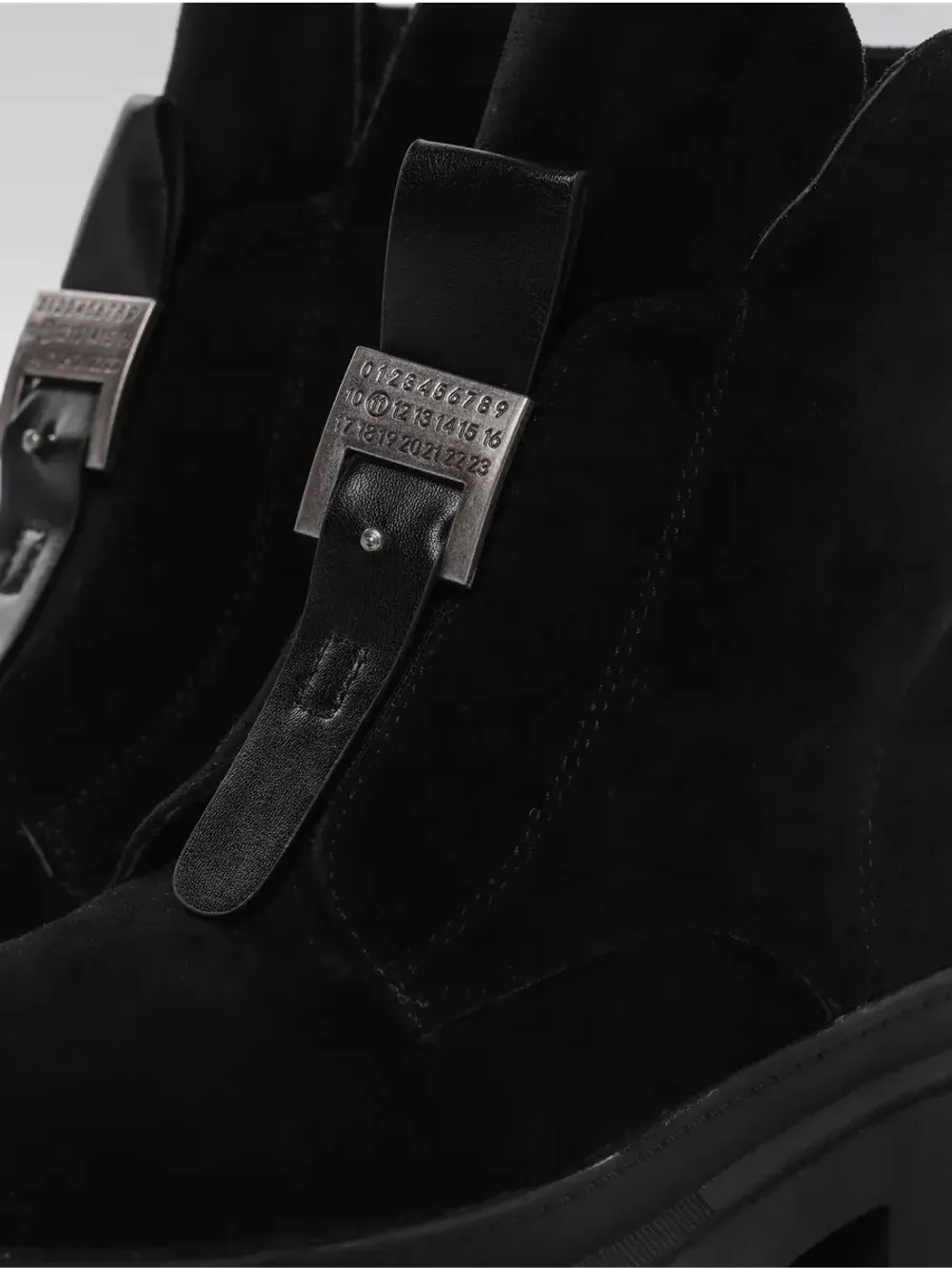 Зимние ботинки на высокой платформе