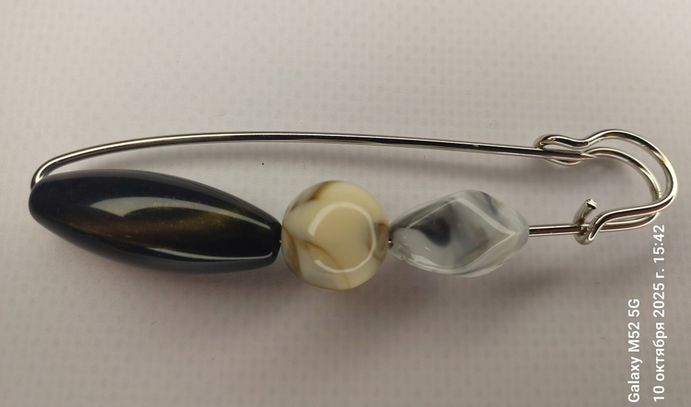 Булавка брошь "Серые камешки" для кардигана, пальто, платков, костюмов, одежды. Бижутерный сплав