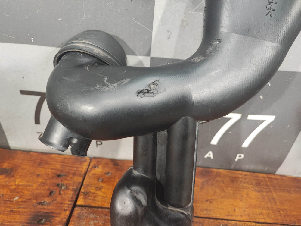 Воздухозаборник Suzuki Grand Vitara 2 (JT) 05-15 Б/У Оригинал 1382065J00