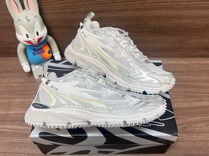 Off-White Be Right Back Braun