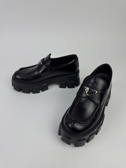 Лоферы Prada