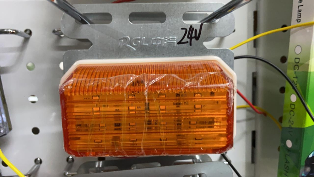 24V - Оранжевый / Светодиодный (24 вольта) габарит (катафот) боковой, 24v., оранжевый (1 шт.) (Д10Ш11В11) ВЕС0,195