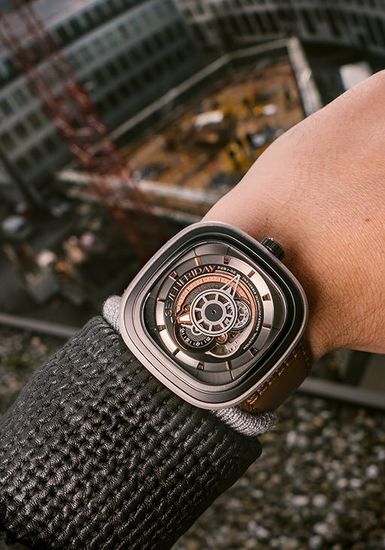 Наручные часы SEVENFRIDAY P2B-01 Revolution