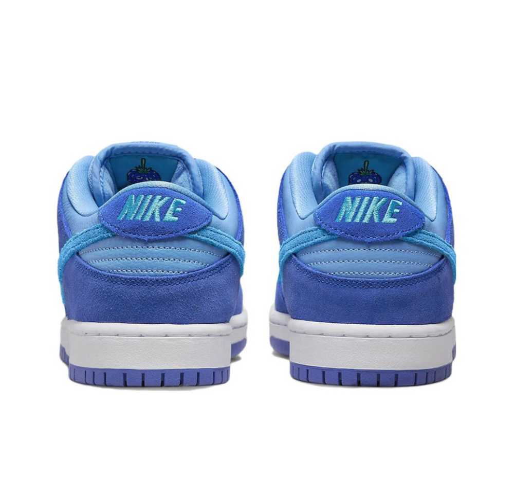 Кроссовки Nike Dunk SB Low 'Blue Raspberry' DM0807-400