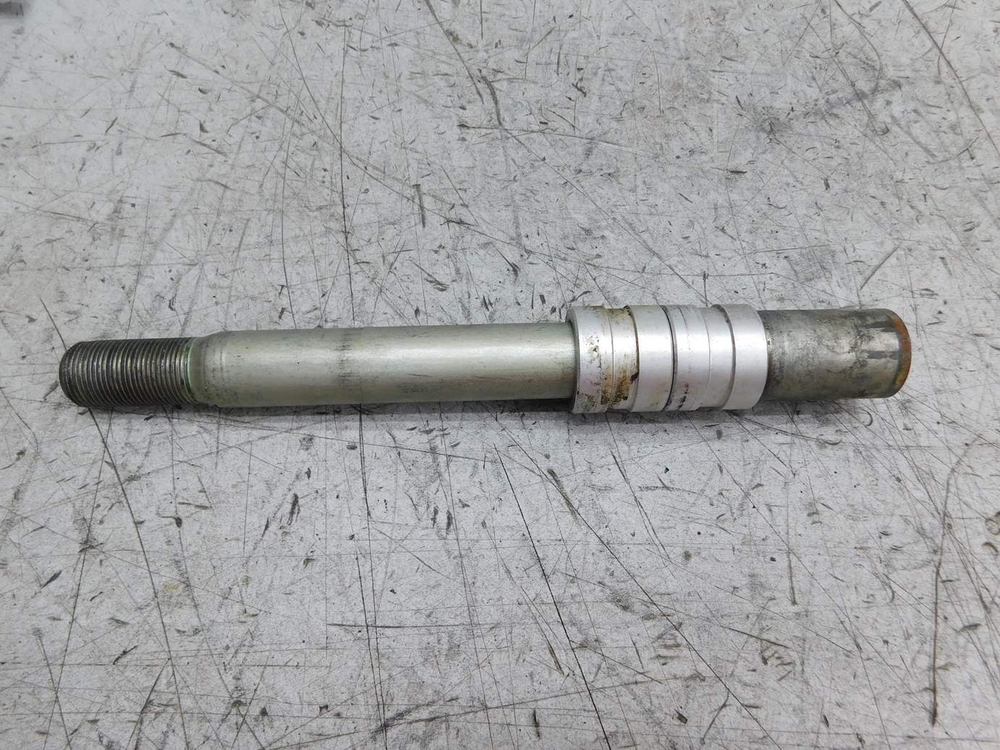 ось переднего колеса Triumph Speed Triple SMTTE5865R