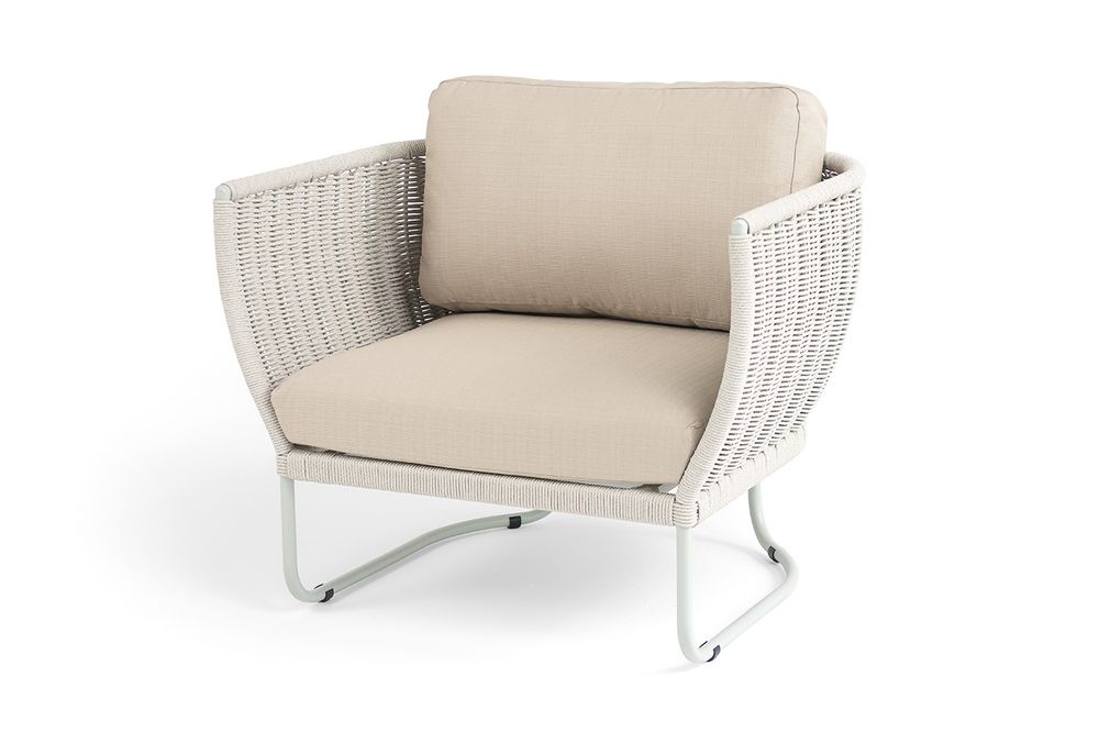 "Фиджи" кресло плетеное из роупа, каркас алюминий светло-серый (RAL7035) муар, роуп бежевый меланж круглый tex, ткань Mossle бежевая