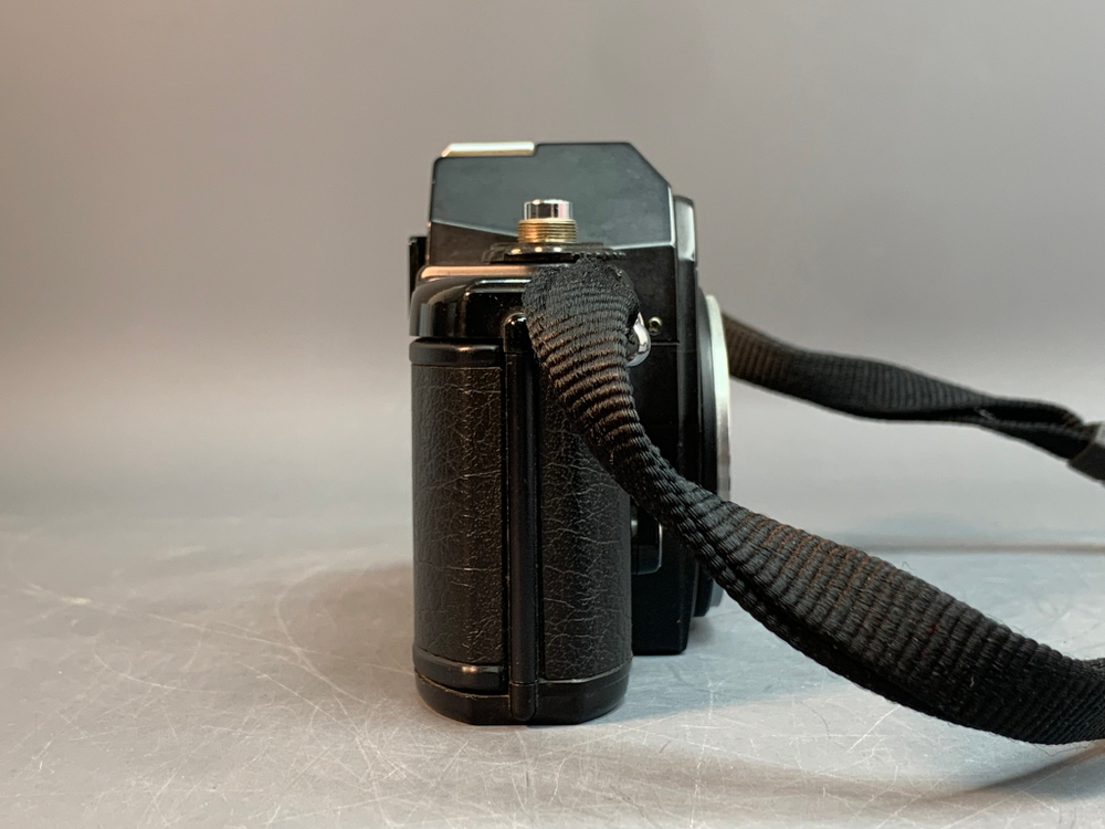 Nikon EM + Nikon 50mm f/1.8