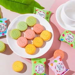 Печенье-сэндвич MACARON со вкусом чая Матча и взрывной карамелью, ведерко 80 г