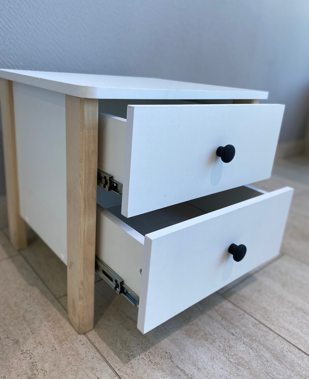 Тумбочка прикроватная ЛДСП/Массив березы 450*480*430 мм