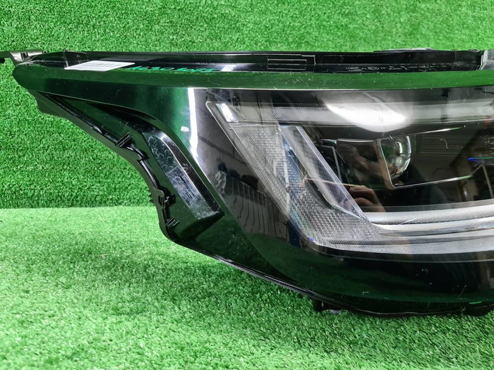 Фара правая Range Rover Vogue 5 L460 (2021-н.в.) LED