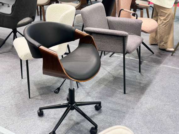 Офисный стул Curv, черный