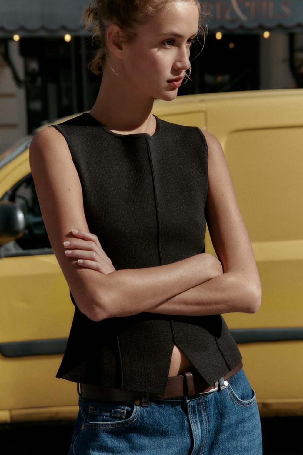 ZARA ТРИКОТАЖНЫЙ ТОП С БАСКОЙ, ЧЕРНЫЙ