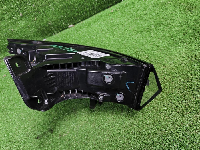 Фонарь правый внешний Lixiang L9 (2022-н.в.)