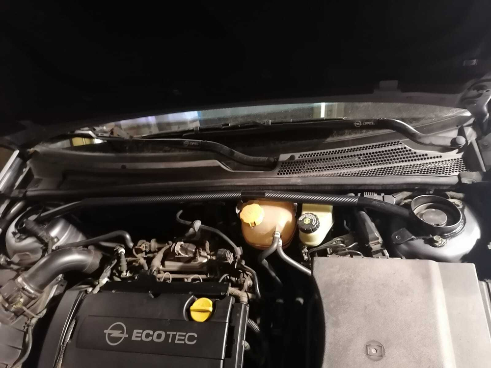 Распорка передних стоек (цельная) Opel Vectra C