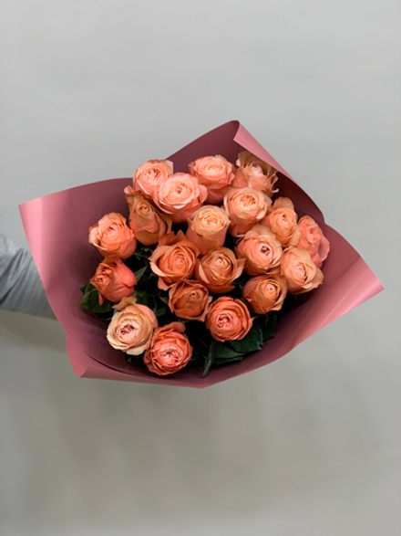 Букет 19 пионовидных одноголовых роз в пленке