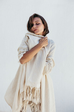 Накидка с бахромой Chintamani короткая (молоко)