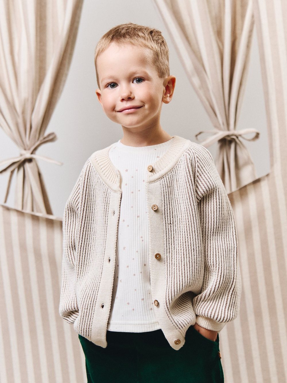 Лонгслив "Бежевые звезды" в рубчик 0+