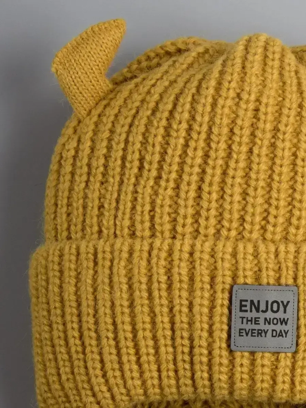 Шапка вязаная с ушками для детей