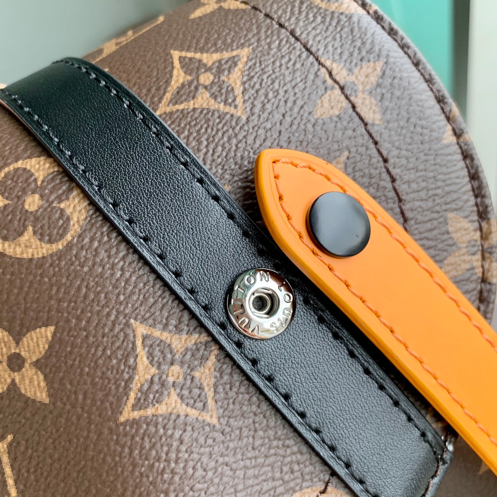 Louis Vuitton Christopher MM