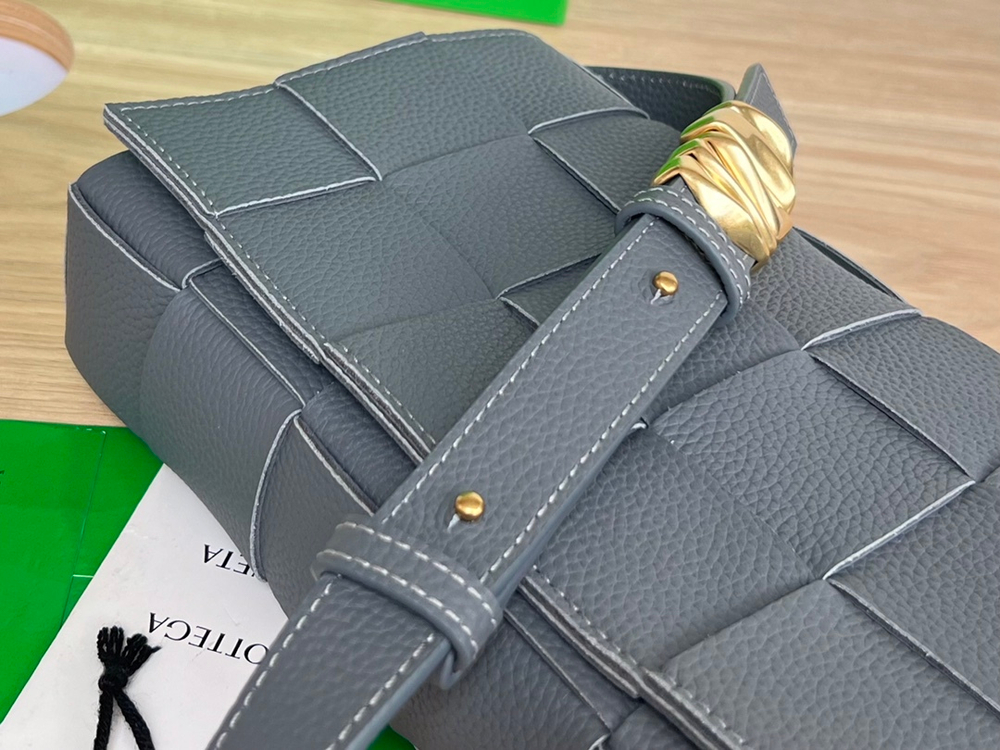 Bottega Veneta Cassette 23 cm