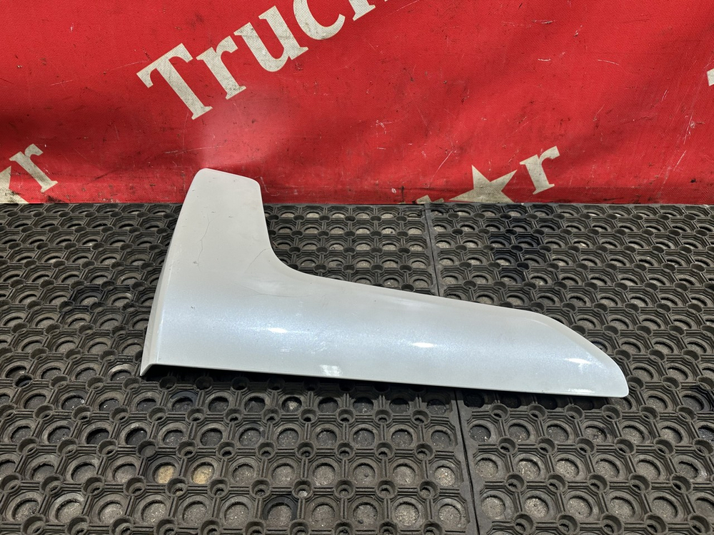 Дефлектор кабины левый 2023г