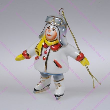Фарфоровая ёлочная игрушка "Девочка на коньках"