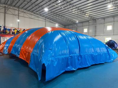 Надувная подушка для установки в грунт «Мягкая гора», зимний ПВХ 12х8х2 м