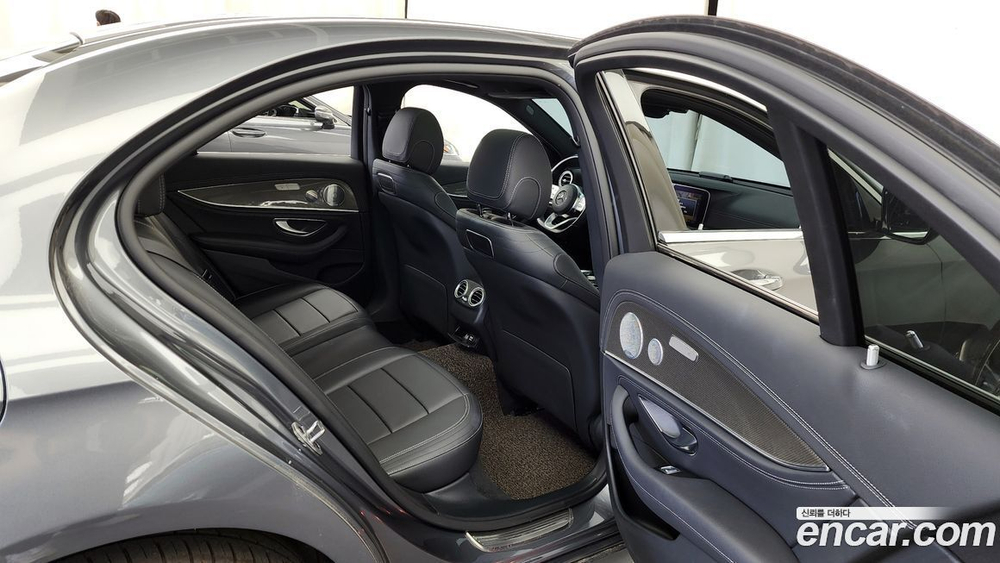 Mercedes-Benz E-Class W213 E350 4MATIC AMG Line (09.2019)