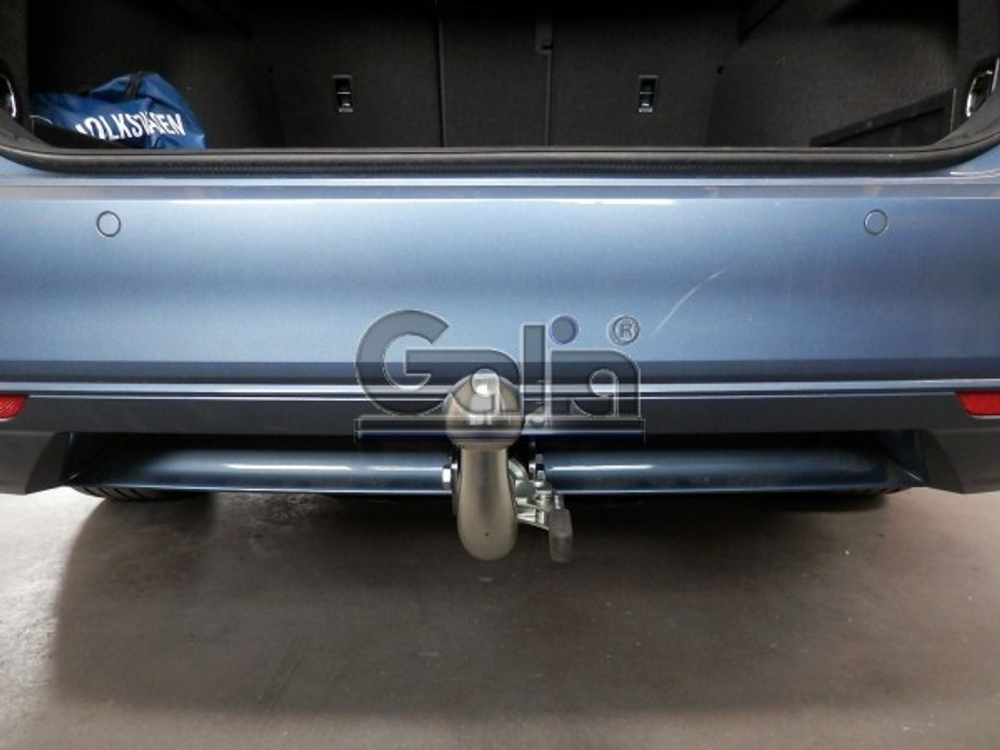 Фаркоп оцинкованный Galia V081A для Volkswagen Passat B8 седан/универсал 08/2014-, в т.ч. Alltrack B8 2015-, Skoda Superb 3 седан/универсал 03/2015-(паспорт и сертификат в комплекте)(без электрики)