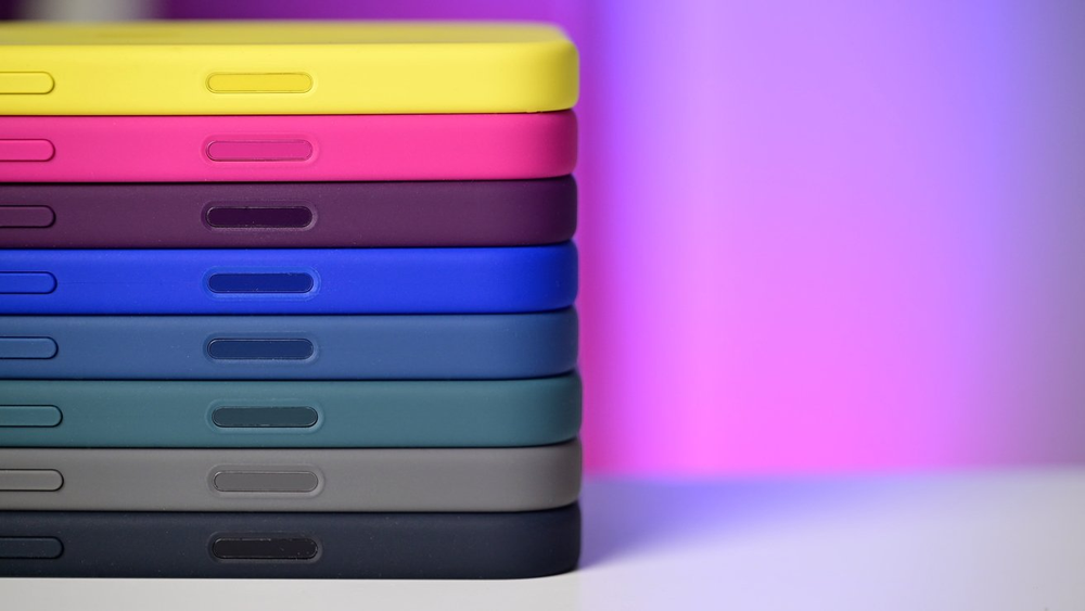 Silicone Case с сенсорной клавишей для iPhone 16